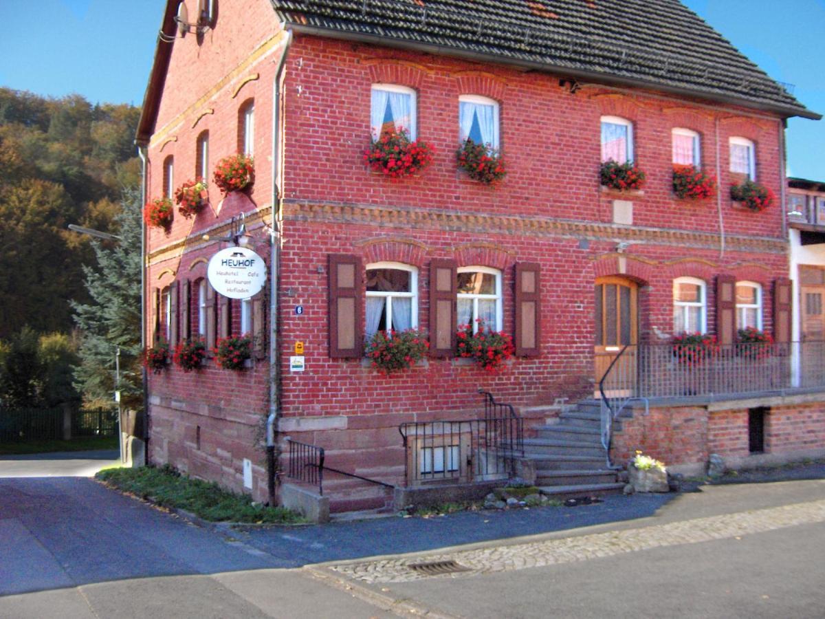 Heuhof-Breitau Heulager Hotel Sontra Bagian luar foto